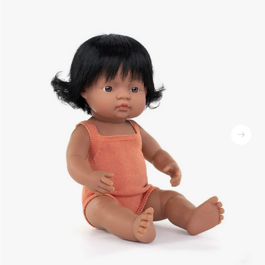 Muñeca latinoamericana  MINILAND
